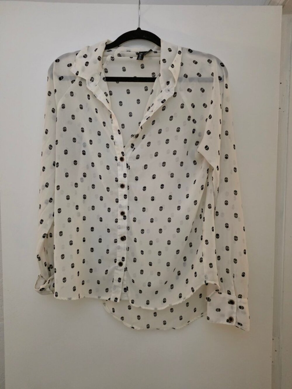 Fun & Flirt White Skull Print Long Sleeve Button-Down Shirt